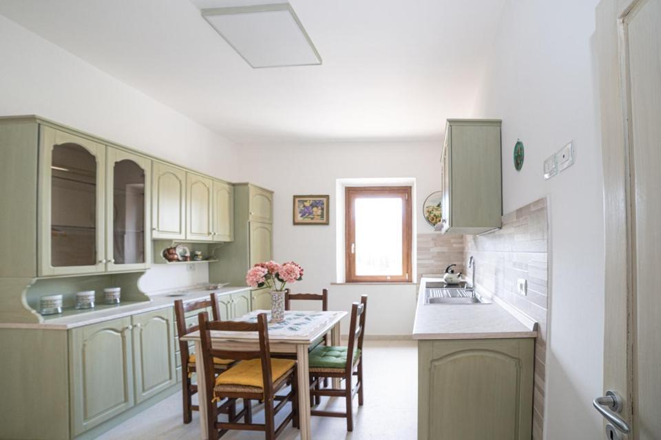 La Casa Degli Dei Apartment San Gimignano Bagian luar foto